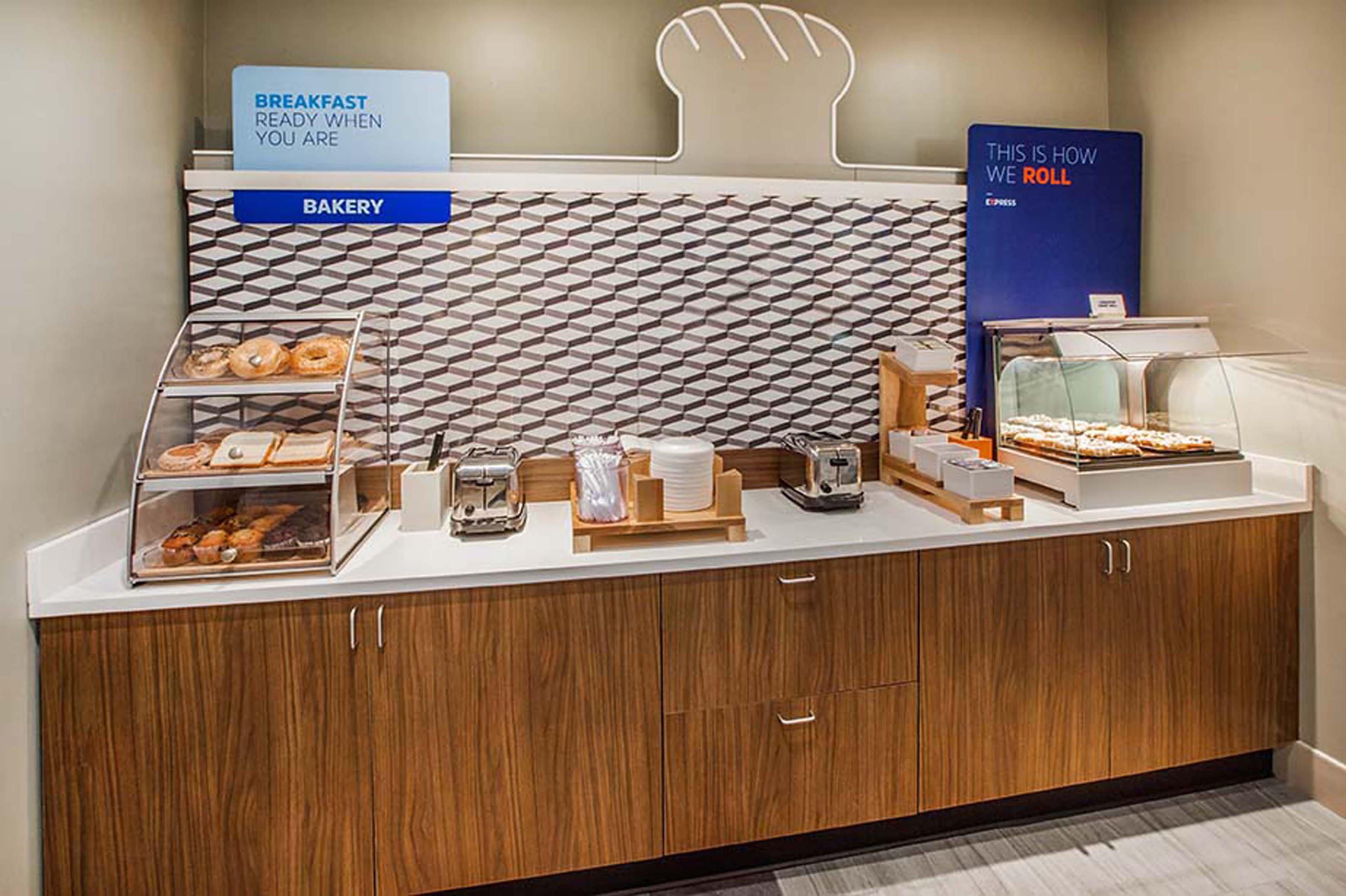 Holiday Inn Express & Suites Mobile West I-10 By Ihg Tillmans Corner Eksteriør bilde