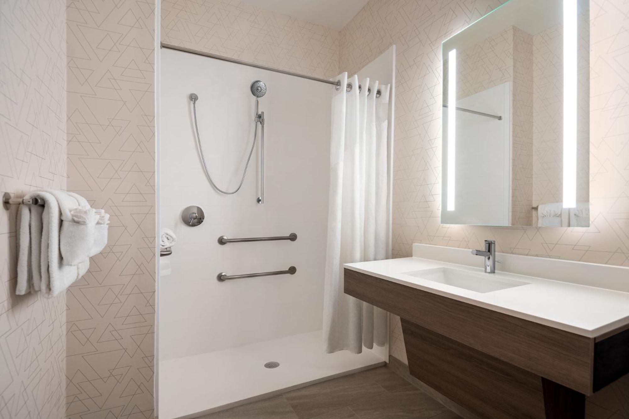 Holiday Inn Express & Suites Mobile West I-10 By Ihg Tillmans Corner Eksteriør bilde