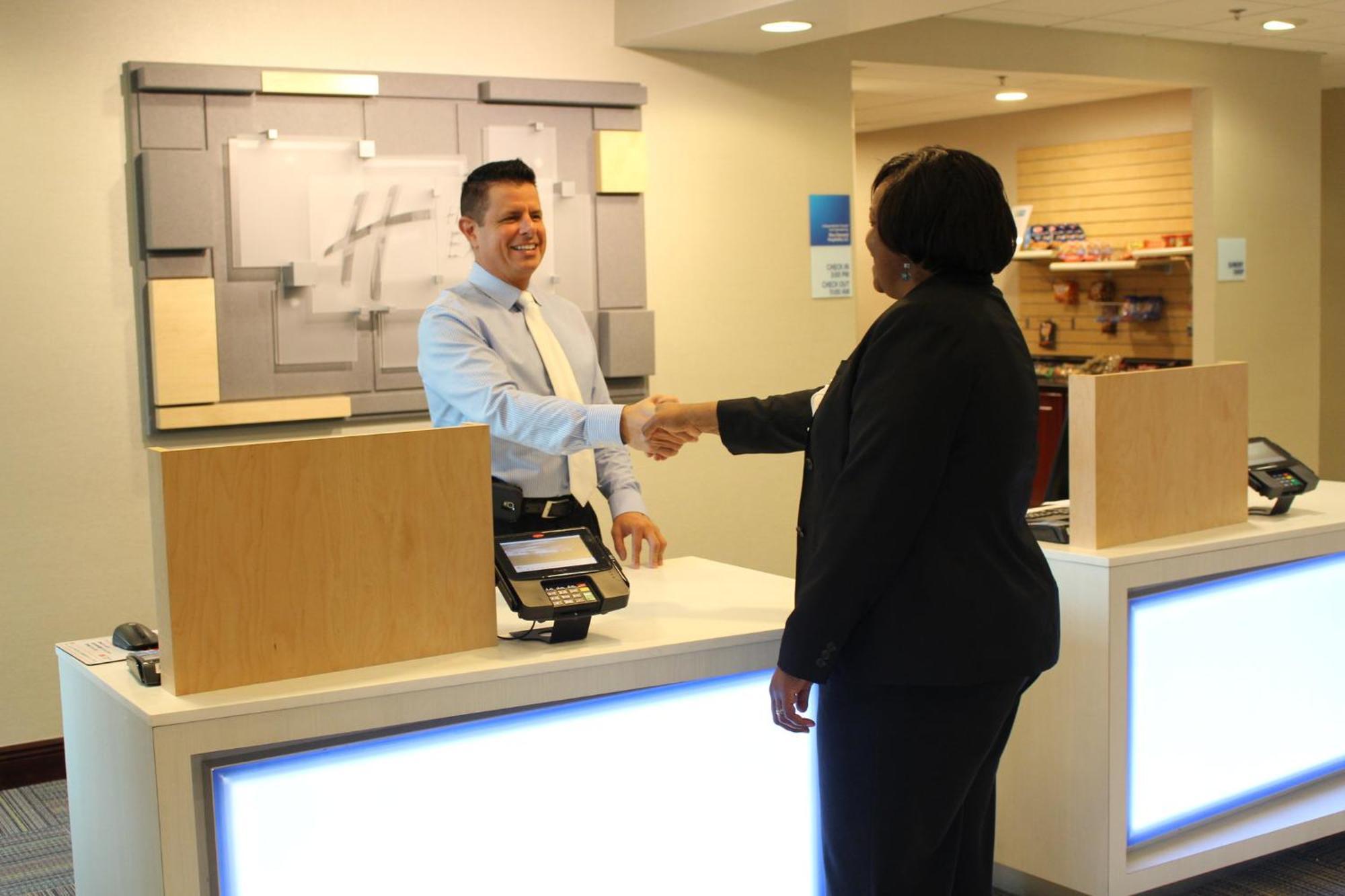 Holiday Inn Express & Suites Mobile West I-10 By Ihg Tillmans Corner Eksteriør bilde