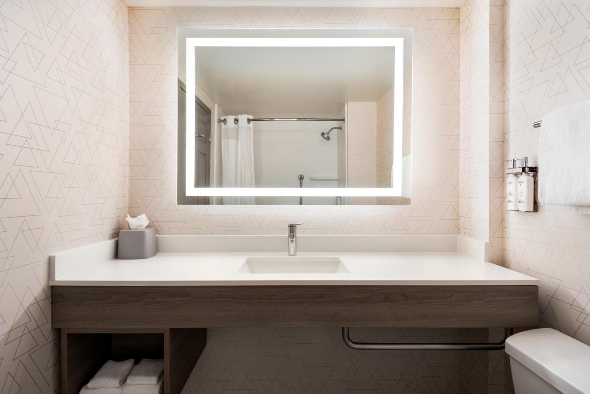 Holiday Inn Express & Suites Mobile West I-10 By Ihg Tillmans Corner Eksteriør bilde